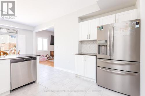 16 Cliff Thompson Court, Georgina (Sutton & Jackson'S Point), ON - Indoor Photo Showing Kitchen