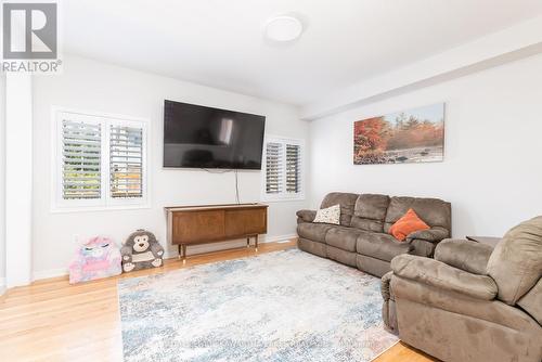 16 Cliff Thompson Court, Georgina (Sutton & Jackson'S Point), ON - Indoor Photo Showing Living Room