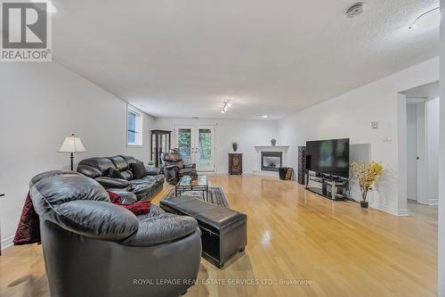 46 Donato Way, Wasaga Beach, ON - Indoor Photo Showing Living Room