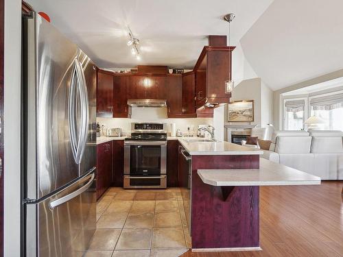 Cuisine - 403-291 Place Harel, Sainte-Thérèse, QC - Indoor Photo Showing Kitchen With Double Sink