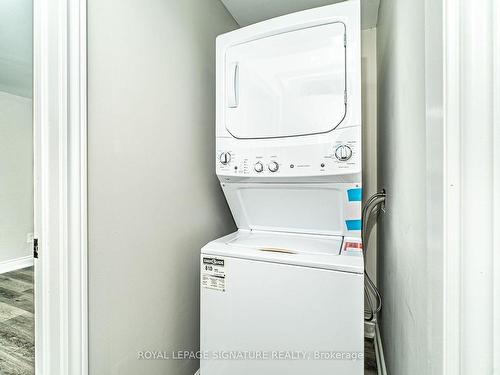 15 Corkett Dr, Brampton, ON - Indoor Photo Showing Laundry Room