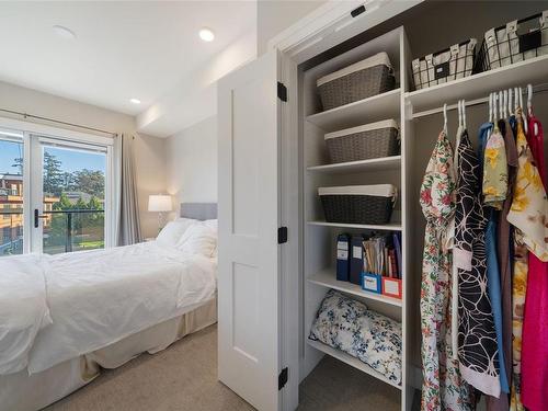 401-741 Travino Lane, Saanich, BC - Indoor Photo Showing Bedroom