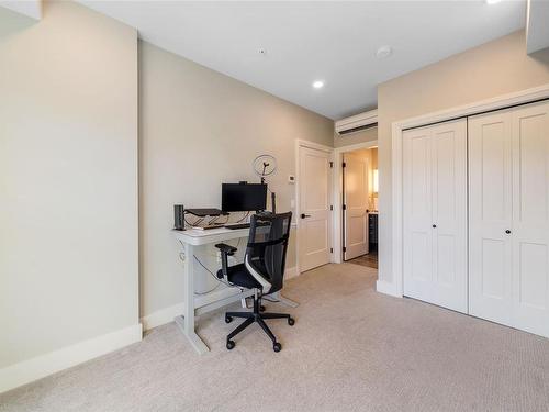 401-741 Travino Lane, Saanich, BC - Indoor Photo Showing Other Room