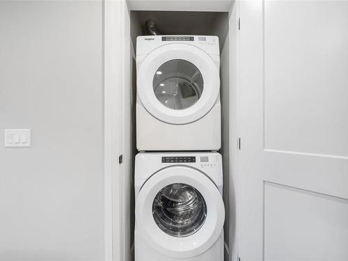 401-741 Travino Lane, Saanich, BC - Indoor Photo Showing Laundry Room