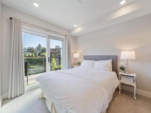 401-741 Travino Lane, Saanich, BC - Indoor Photo Showing Bedroom