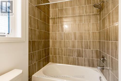 61 Red Maple Lane, Barrie, ON - Indoor Photo Showing Bathroom