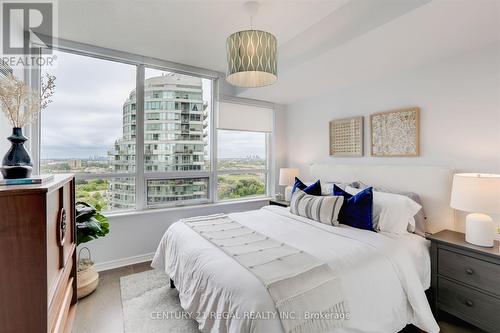 2203 - 2230 Lakeshore Boulevard W, Toronto, ON - Indoor Photo Showing Bedroom