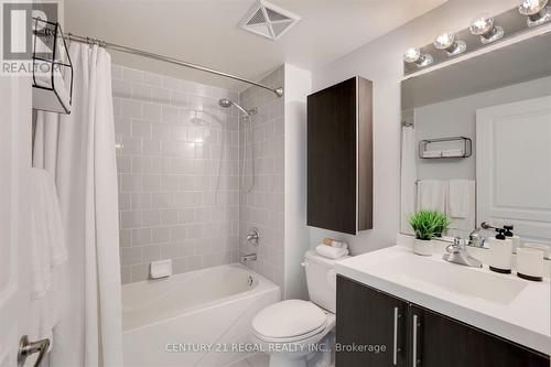 2203 - 2230 Lakeshore Boulevard W, Toronto, ON - Indoor Photo Showing Bathroom