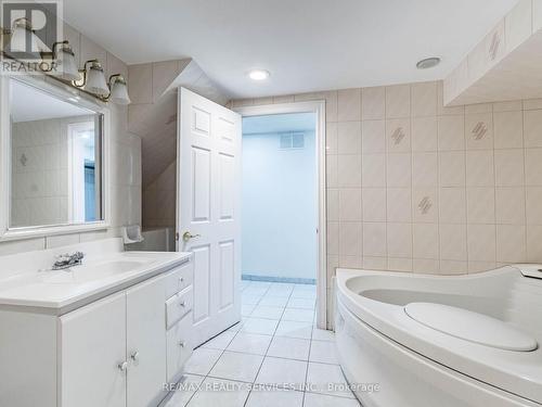 24 Premier Place, Brampton, ON - Indoor Photo Showing Bathroom