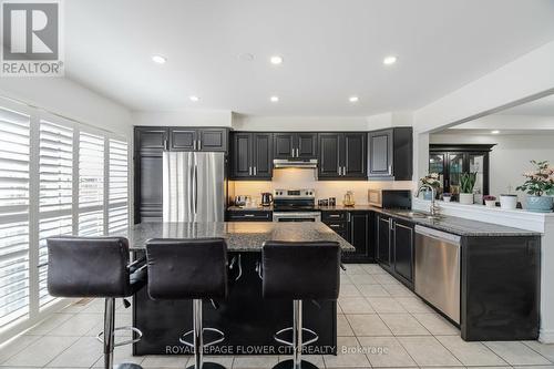 36 - 1000 Asleton Boulevard, Milton, ON - Indoor Photo Showing Kitchen With Upgraded Kitchen