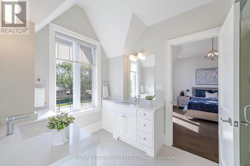 339 Morden Road, Oakville, ON - Indoor Photo Showing Bathroom