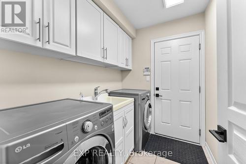 5743 Jake Crescent, Niagara Falls, ON - Indoor Photo Showing Laundry Room