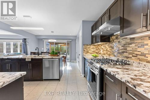 5743 Jake Crescent, Niagara Falls, ON - Indoor Photo Showing Kitchen With Upgraded Kitchen