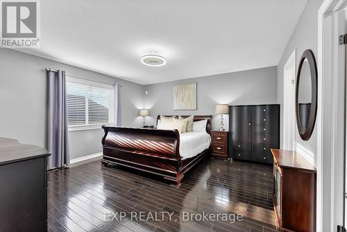 5743 Jake Crescent, Niagara Falls, ON - Indoor Photo Showing Bedroom