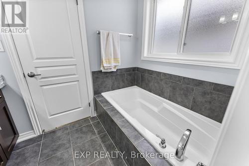 5743 Jake Crescent, Niagara Falls, ON - Indoor Photo Showing Bathroom