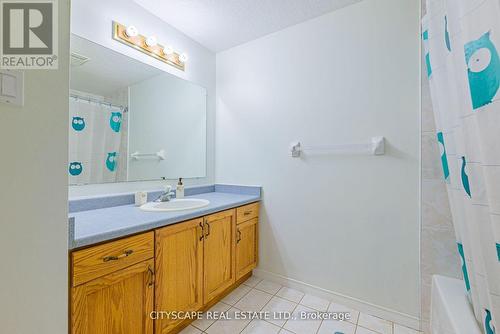 35 Melran Drive, Cambridge, ON - Indoor Photo Showing Bathroom