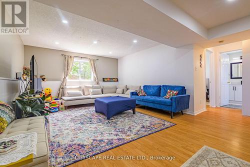 35 Melran Drive, Cambridge, ON - Indoor Photo Showing Living Room