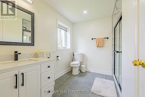 35 Melran Drive, Cambridge, ON - Indoor Photo Showing Bathroom