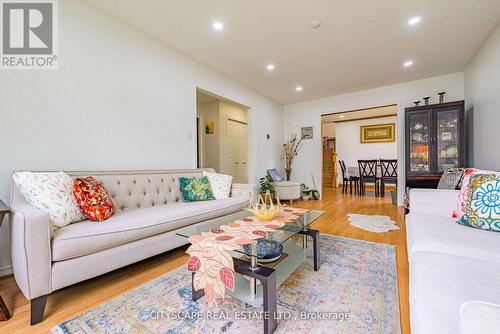 35 Melran Drive, Cambridge, ON - Indoor Photo Showing Living Room