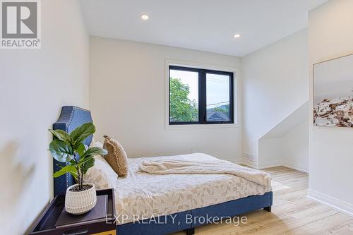 11 Nelles Road N, Grimsby, ON - Indoor Photo Showing Bedroom