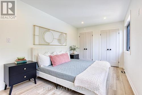 11 Nelles Road N, Grimsby, ON - Indoor Photo Showing Bedroom