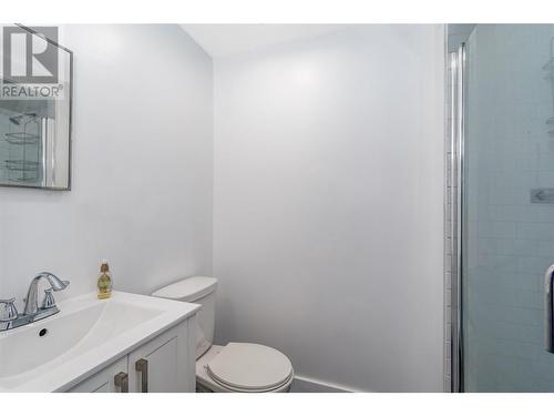 1445 Ponderosa Road, West Kelowna, BC - Indoor Photo Showing Bathroom