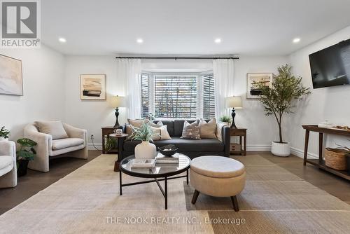 8 Whitt Crescent, Kawartha Lakes (Bethany), ON - Indoor Photo Showing Living Room