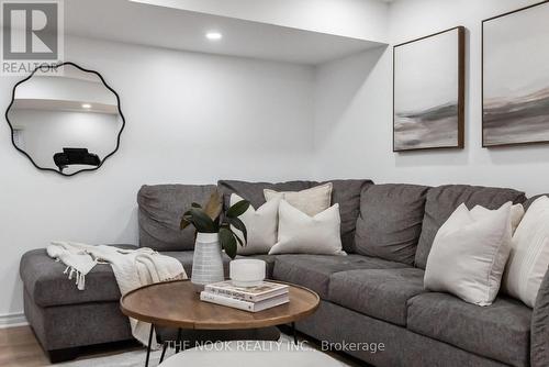 8 Whitt Crescent, Kawartha Lakes (Bethany), ON - Indoor Photo Showing Living Room