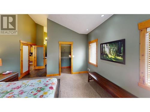 7309 Copperhorn Drive Drive, Radium Hot Springs, BC - Indoor Photo Showing Bedroom