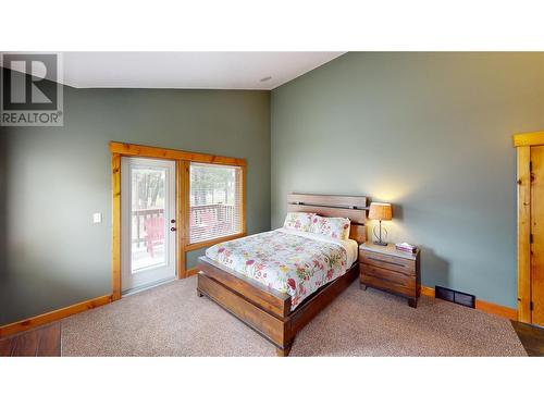 7309 Copperhorn Drive Drive, Radium Hot Springs, BC - Indoor Photo Showing Bedroom