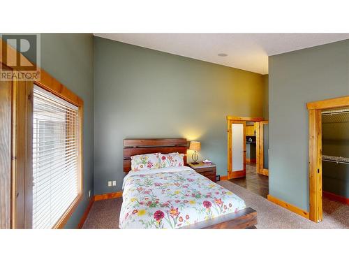 7309 Copperhorn Drive Drive, Radium Hot Springs, BC - Indoor Photo Showing Bedroom