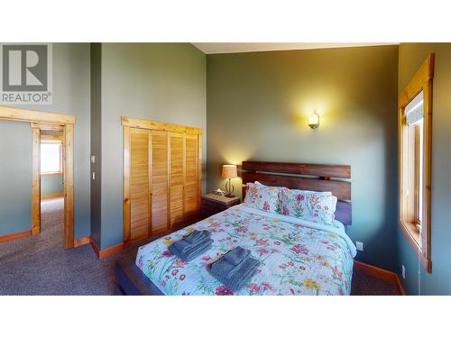 7309 Copperhorn Drive Drive, Radium Hot Springs, BC - Indoor Photo Showing Bedroom