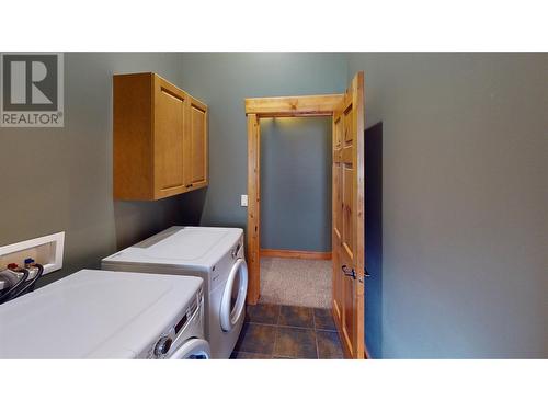 7309 Copperhorn Drive Drive, Radium Hot Springs, BC - Indoor Photo Showing Laundry Room