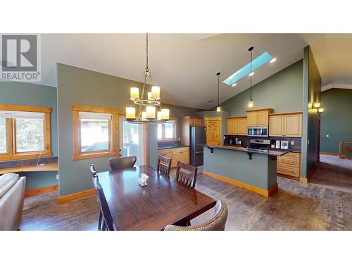 7309 Copperhorn Drive Drive, Radium Hot Springs, BC - Indoor Photo Showing Dining Room