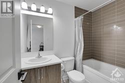 2nd ensuite bathroom. - 