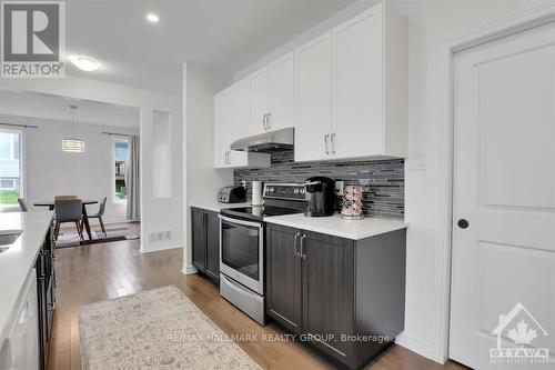 4527 Kelly Farm Drive, Ottawa, ON - Indoor Photo Showing Kitchen