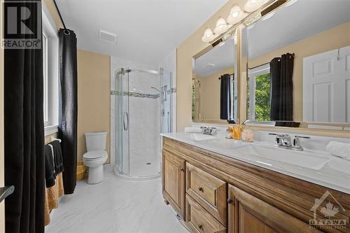 32 Whalings Circle, Stittsville, ON - Indoor Photo Showing Bathroom