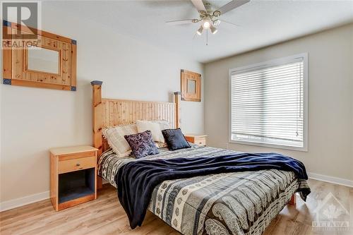 130 Landover Crescent, Kanata, ON - Indoor Photo Showing Bedroom