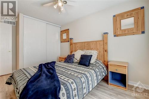 130 Landover Crescent, Kanata, ON - Indoor Photo Showing Bedroom