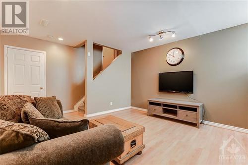 130 Landover Crescent, Kanata, ON - Indoor Photo Showing Living Room