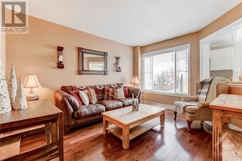 130 Landover Crescent, Kanata, ON - Indoor Photo Showing Living Room