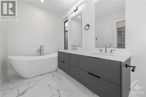 531 Broadhead Avenue Unit#A, Ottawa, ON - Indoor Photo Showing Bathroom