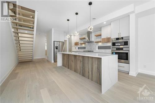 531 Broadhead Avenue Unit#A, Ottawa, ON - Indoor Photo Showing Kitchen With Upgraded Kitchen