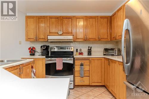 42 Weybridge Drive, Ottawa, ON - Indoor Photo Showing Kitchen