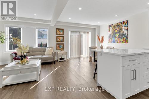 27 Muma Street, Blandford-Blenheim, ON - Indoor Photo Showing Living Room