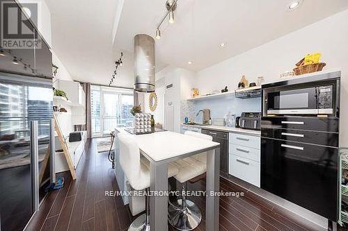 2503 - 38 Dan Leckie Way, Toronto, ON - Indoor Photo Showing Kitchen