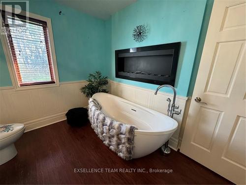 17524 Sandringham Road, North Stormont, ON - Indoor Photo Showing Bathroom