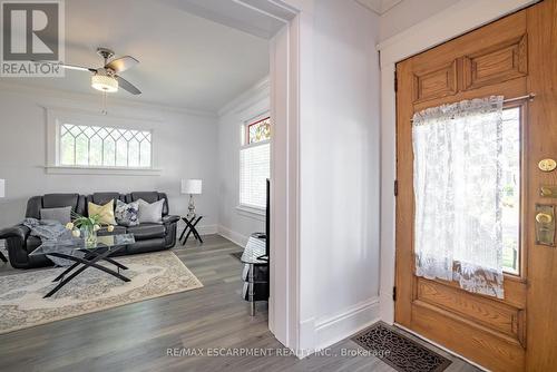 8269 Willoughby Drive, Niagara Falls, ON - Indoor Photo Showing Living Room