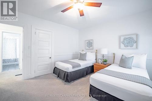 8269 Willoughby Drive, Niagara Falls, ON - Indoor Photo Showing Bedroom