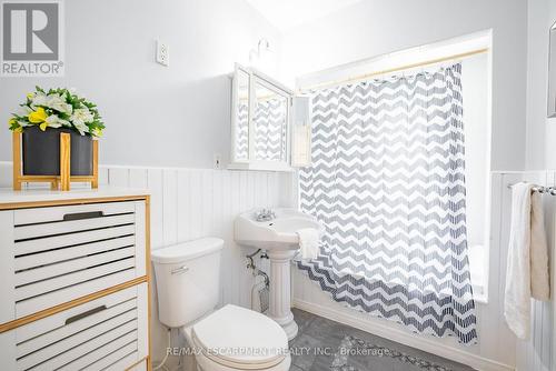 8269 Willoughby Drive, Niagara Falls, ON - Indoor Photo Showing Bathroom